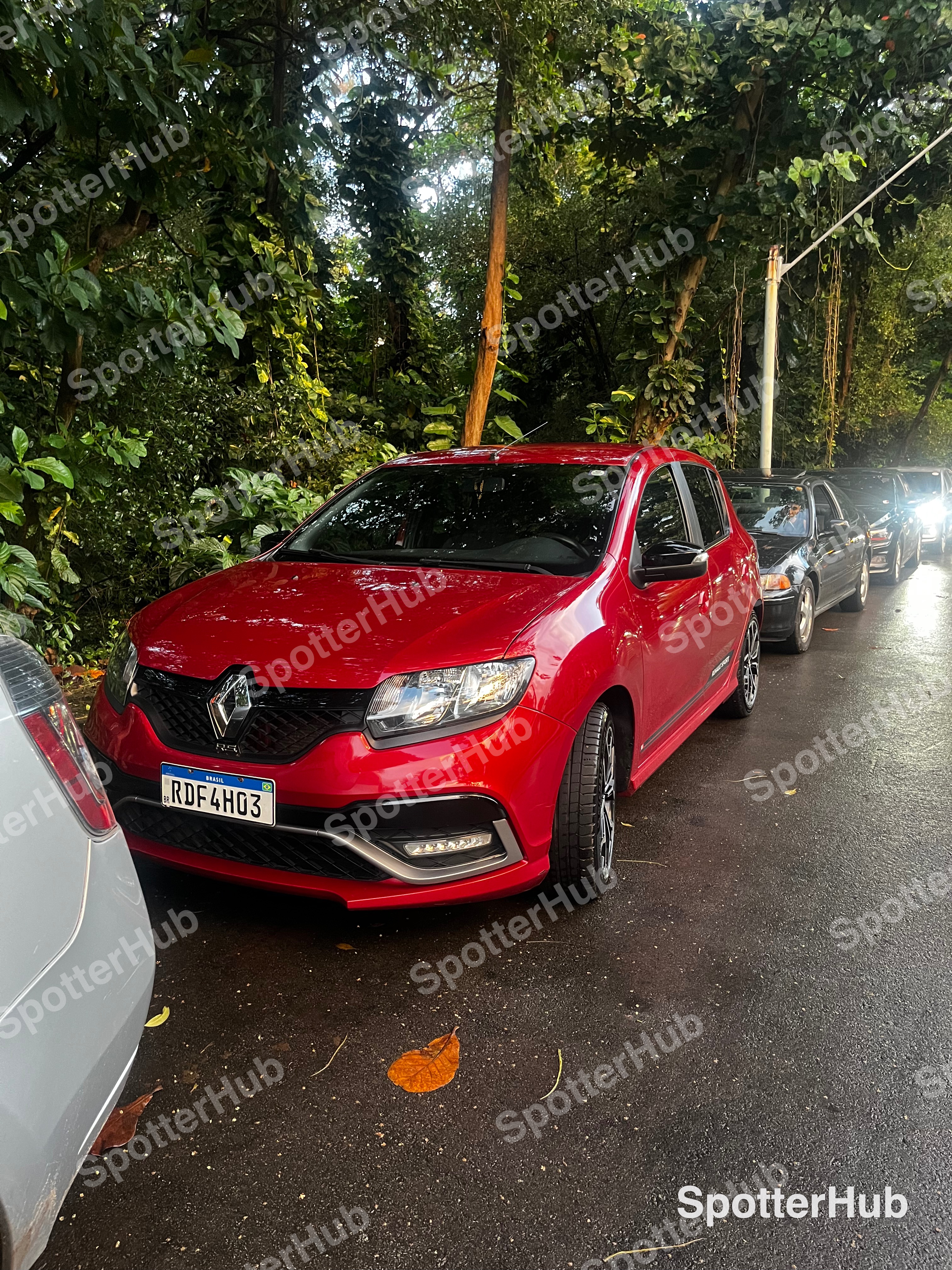Sandero RS vermelho