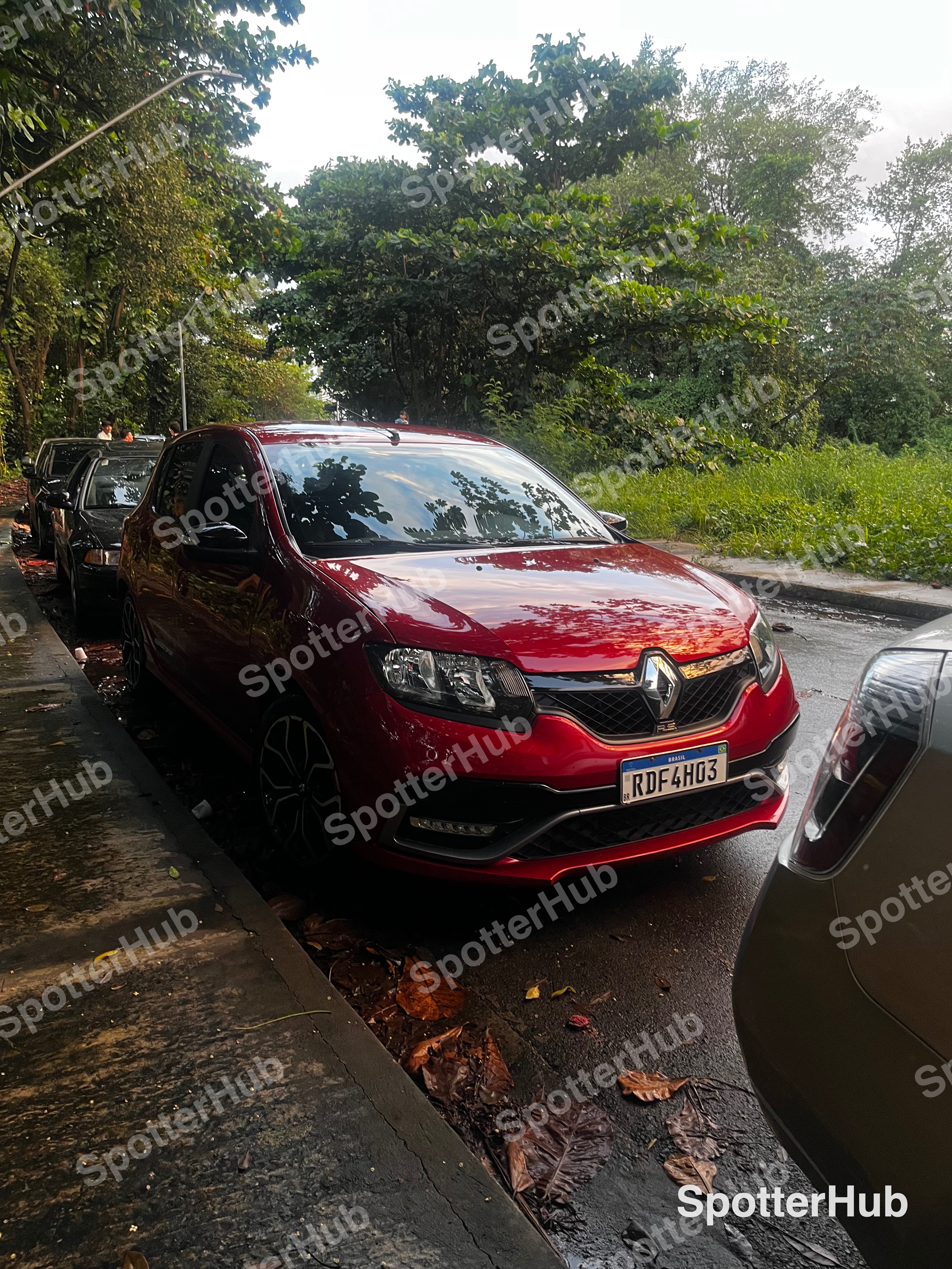Sandero RS vermelho